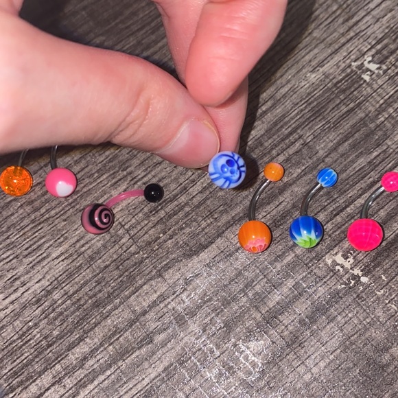 Belly Button Piercing - Picture 3 of 4